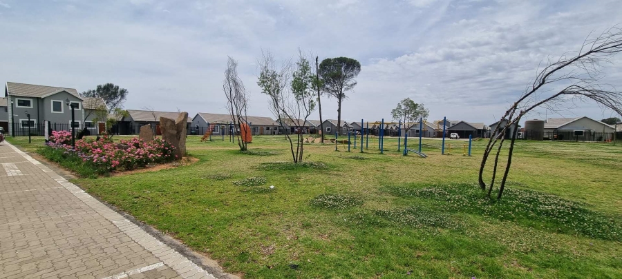 2 Bedroom Property for Sale in Heidedal Free State